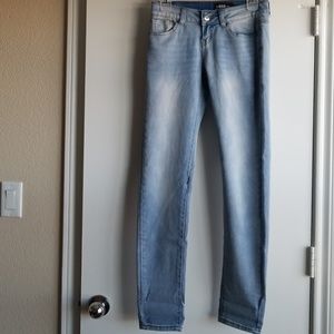 Gogo Lite wash jeans. Soft and stretchy